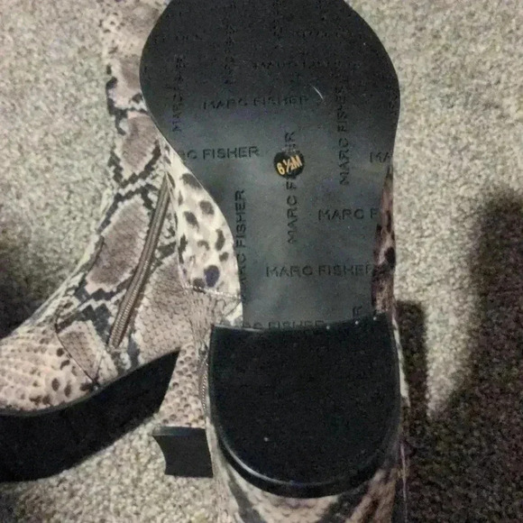 Marc Fisher medium calf tall shaft boots - Picture 3 of 13